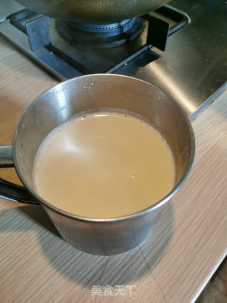 自制奶茶的做法步骤：6
