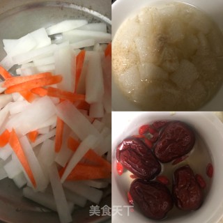 萝卜竹荪汤的做法步骤：1