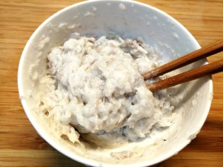 新年红红火火的美食～荔枝芝心虾球的做法步骤：2