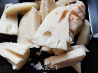 莲藕胡萝卜海带汤的做法步骤：2