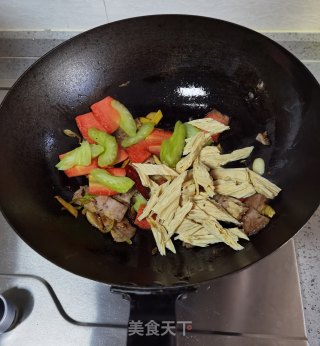 腐竹肉片的做法步骤：6