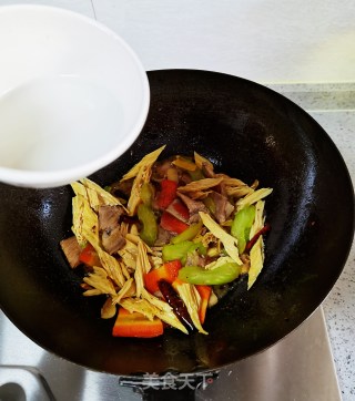 腐竹肉片的做法步骤：8