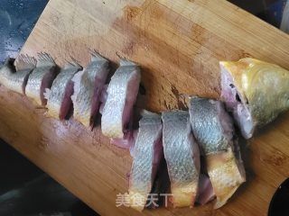 黄花鱼香芋煲的做法步骤：3