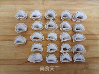 馄饨抱蛋的做法步骤：1