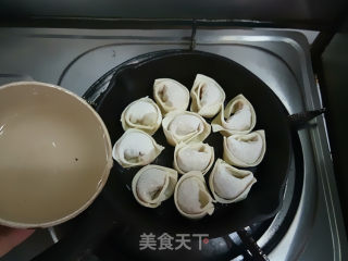 馄饨抱蛋的做法步骤：3