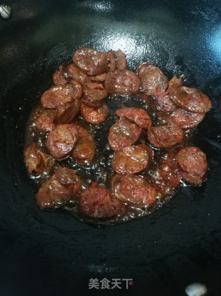 干锅麻辣肠花菜的做法步骤：4