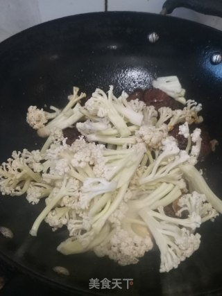 干锅麻辣肠花菜的做法步骤：6
