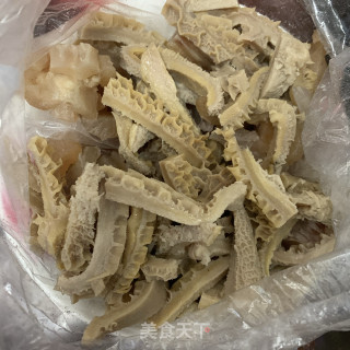 白萝卜焖牛肚牛筋的做法步骤：2