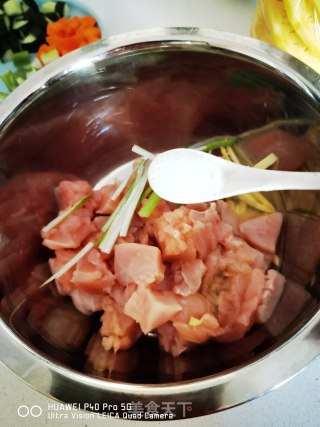 加了菠萝的宫保鸡丁的做法步骤：7