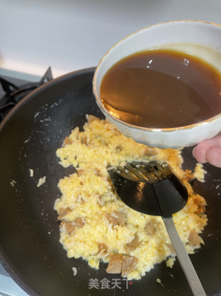 鲍鱼葱花蛋炒饭的做法步骤：5