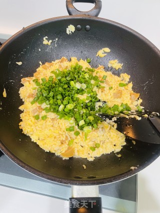 鲍鱼葱花蛋炒饭的做法步骤：7