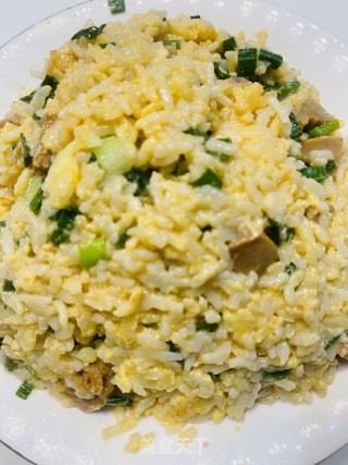 鲍鱼葱花蛋炒饭的做法步骤：9