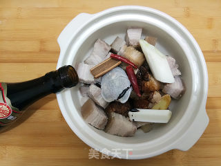 五花肉烧豆结的做法步骤：4