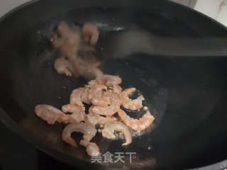 西葫芦炒虾仁的做法步骤：4