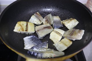 鲅鱼干豆腐煲的做法步骤：5