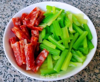 腊肠炒芹菜的做法步骤：5
