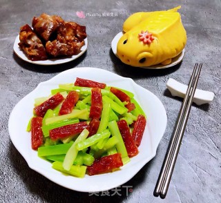 腊肠炒芹菜的做法步骤：11