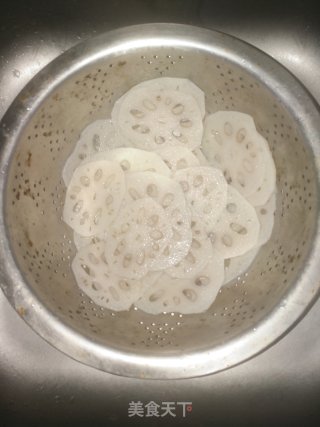 白灼莲菜的做法步骤：5
