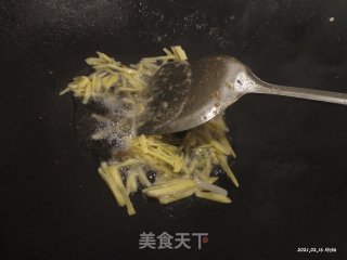 酸笋炒钉螺的做法步骤：5