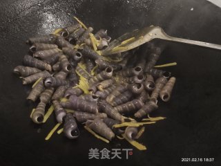 酸笋炒钉螺的做法步骤：6