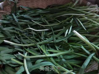 韭菜虾仁三鲜盒子的做法步骤：6