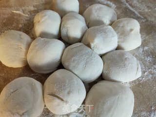 韭菜虾仁三鲜盒子的做法步骤：11