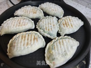 韭菜虾仁三鲜盒子的做法步骤：18