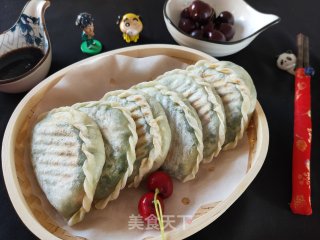 韭菜虾仁三鲜盒子的做法步骤：20