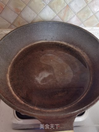 咸肉炒年糕的做法步骤：4
