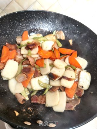咸肉炒年糕的做法步骤：17