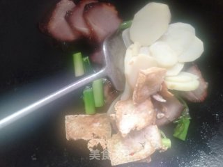 腊肉煲的做法步骤：8