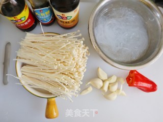 蒜蓉粉丝金针菇的做法步骤：1