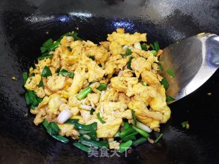蒜苗炒鹅蛋的做法步骤：4