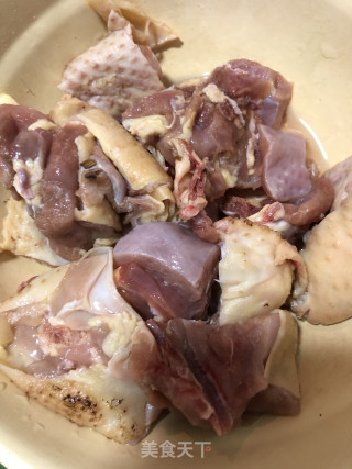 胡萝卜清烧土鸡的做法步骤：1