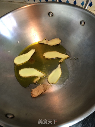 胡萝卜清烧土鸡的做法步骤：2