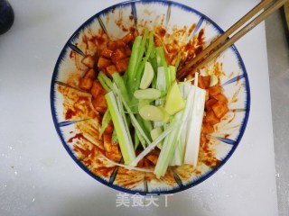 酸辣萝卜丁的做法步骤：6