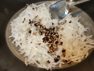 广式萝卜糕的做法步骤：7