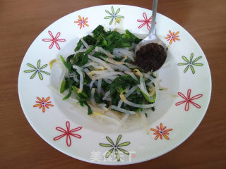 芹叶拌豆芽菜的做法步骤：7