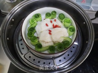 清蒸鱼块黄瓜卷的做法步骤：6