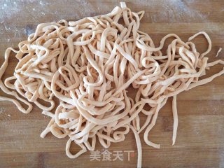 胡萝卜汁酸辣面的做法步骤：8