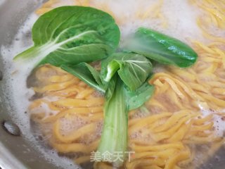 胡萝卜汁酸辣面的做法步骤：11