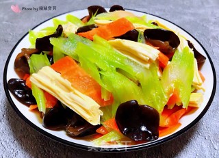 西芹胡萝卜木耳拌腐竹的做法步骤：10