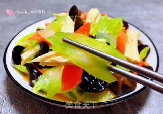 西芹胡萝卜木耳拌腐竹的做法步骤：14