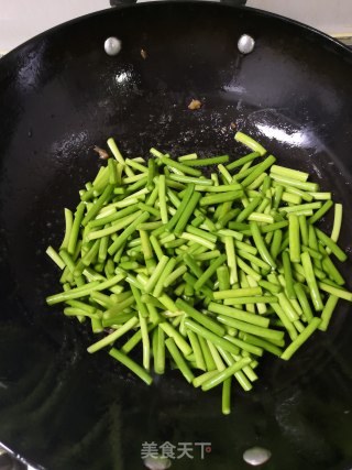 蒜苔牛肉丝的做法步骤：13
