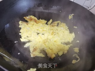 鸡蛋木耳炒元葱的做法步骤：4