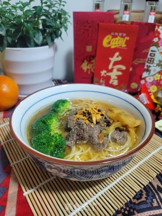 西兰花牛肉榨菜面的做法步骤：10