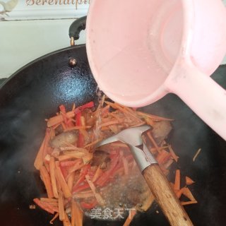 胡萝卜小炒的做法步骤：6