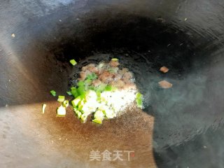 香肠鸡蛋葱花炒饭的做法步骤：6