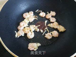 青蒜荸荠炒虾仁的做法步骤：4
