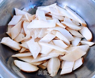 腊肠黄瓜炒杏鲍菇的做法步骤：2